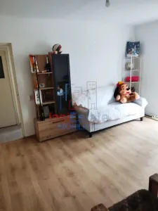 Apartament 3 camere, etaj 1, centrala proprie, 51 mp - Dacia - foto 4