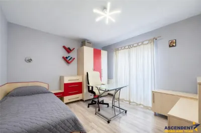 FILM&3D! Apartament cochet,2 camere, decomandat,Nicolae Iorga,Sfantu Gheorghe - foto 2