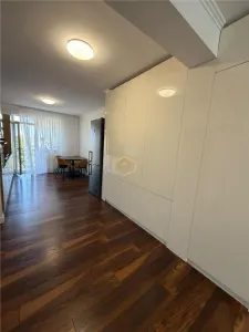 Etaj III | Apartament spatios cu 3 camere - 86 m² | Parcare proprie - foto 10