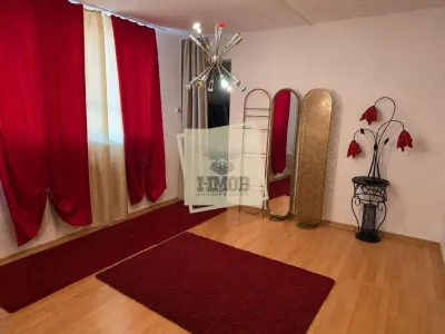 Apartament decomandat la vila 4 camere etaj 1 Selimbar - foto 3