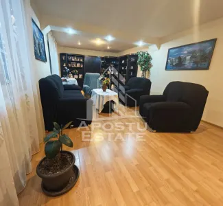 Casa individuala de vanzare cu 4 camere, 2 bai si 2 garaje, Lipovei - foto 9