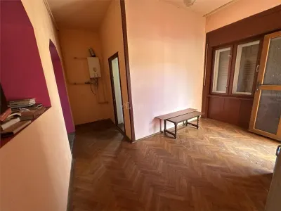 Bocsa Montana, 2 Case direct la Soseaua Principala, la pret de una - foto 23