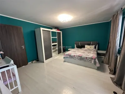 Bocsa Montana, 2 Case direct la Soseaua Principala, la pret de una - foto 5