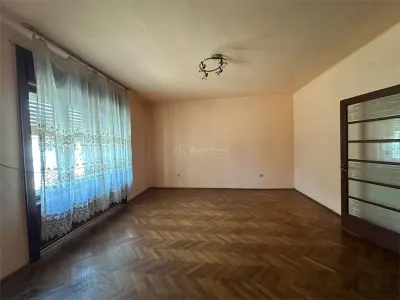 Bocsa Montana, 2 Case direct la Soseaua Principala, la pret de una - foto 9