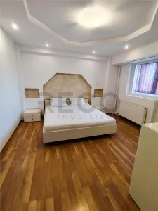 RECO Apartament renovat cu camere Decomandat cu lift - foto 3