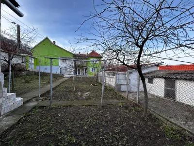 Bocsa Montana, Casa Solida cu Demisol+ Parter+ Etaj - foto 18