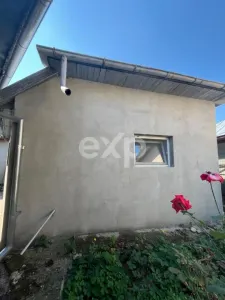 Casa cu 4 camere si baie + teren 567 mp pe Nicolae Balcescu in Gaesti - foto 2