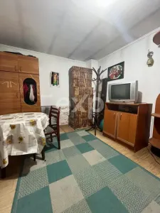 Casa cu 4 camere si baie + teren 567 mp pe Nicolae Balcescu in Gaesti - foto 8
