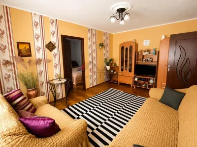 Vanzare apartament 3 camere - Podu Ros - bulevard etaj 2 - Iasi