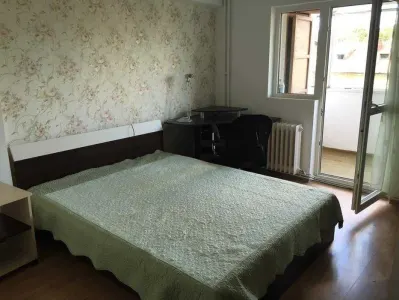 Apartament 3 camere de închiriat – Independenței, lângă Universitatea de Medicină și Farmacie „Grigore T. Popa” din Iași - Iasi