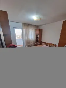 Apartament 3 cam renovat  et 3 din 4  zona F-uri - foto 6