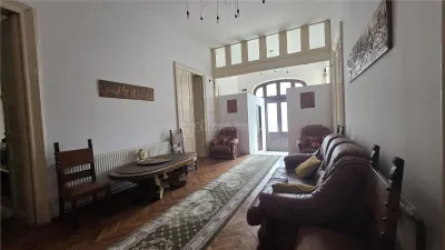 Casa cu etaj,teren 400 mp, pretabila : clinica, gradinita, birouri - foto 3