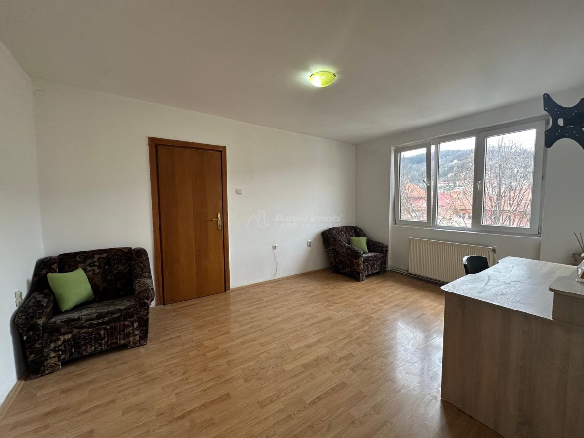 Resita, Apt. 3 cam.cf.1, semidec, CENTRAL - Resita