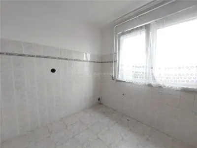 2 camere, 53 mp, etaj 4 din 4, Micro 5 - foto 3