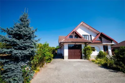 Pensiune cu teren de 5.700 mp, Runcu - Cheile Sohodolului - foto 3