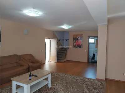 Vila- P+E  4 Camere , 3 bai- Sanpetru Brasov - foto 3