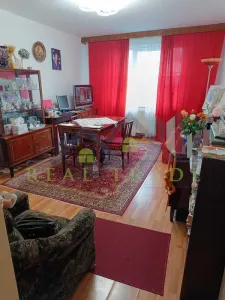 Apartament 3 camere etaj intermediar, boxa pe etaj, beci, - foto 4