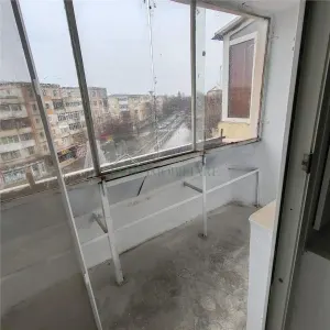 Vand apartament 3 camere amvelopat Urziceni Centru - foto 10