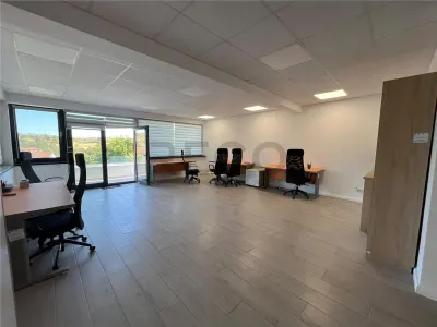 RECO Casa de inchiriat pentru birouri / spatiu de locuit in Oradea- 5 minute de centru - foto 13