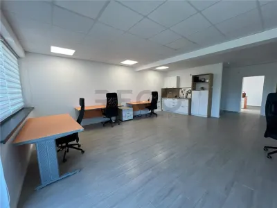 RECO Casa de inchiriat pentru birouri / spatiu de locuit in Oradea- 5 minute de centru - foto 19