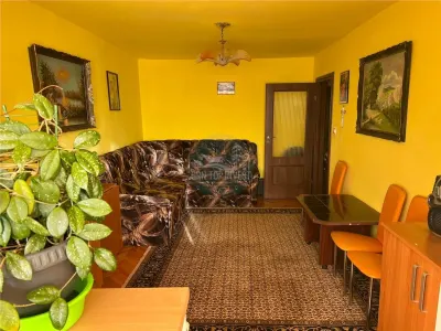 Apartament decomandat 3 camere etaj intermediar Vasile Aaron - foto 4