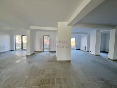 Spatiu comercial zona Vest | la strada | 4 parcari | 199 mp - Cristian