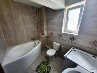 INCHIRIERE 3 CAMERE ETAJ 2/4 CU PARCARE - foto 8