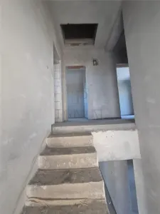 Casa individuala - despartita prin terasa - 4 benzi - zona excelenta - toate utilitatile - foto 18