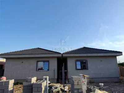 Duplex 4 camere - despartit prin CT - zona foarte buna - asfalt - posibilitate alegere finisaje - foto 6