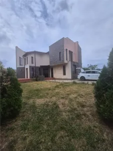 Casa individuala - zona excelenta - la cheie - Mosnita Noua