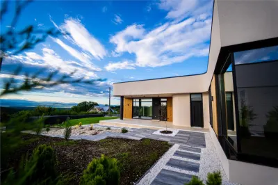 Vila  de lux, situata pe Drumul Vinului, construita cu materiale premium, priveliste superba - foto 3