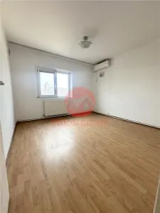 Apartament 4 Camere Decomandat, Etaj 2, Zona KM 4-5 - foto 8