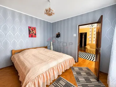 Vanzare apartament 3 camere - Podu Ros - etaj 2 - foto 3