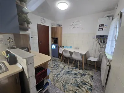 Apartament cu 3 camere parter cu 2 balcoane  Zona Radu Negru - foto 2