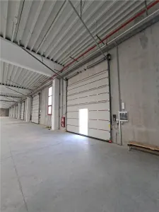 Hala din beton,4200 mp, 14 porti+3000 mp curte, risc 0 la incendiu - foto 7