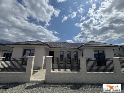 Casa pe un nivel de vanzare in Alba Iulia - foto 3