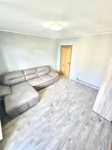 Etaj 3 | Apartament renovat cu 2 camere + garaj | Botizului - foto 7