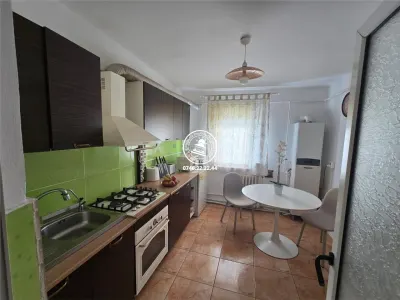 Apartament 3 camere  de vanzare  Tg Cucu - Podul de Fier, - foto 4