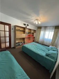 Apartament 3 Camere, Decomandat, Ideal pt Studenți/Studente, zona Tomis ll - Constanta