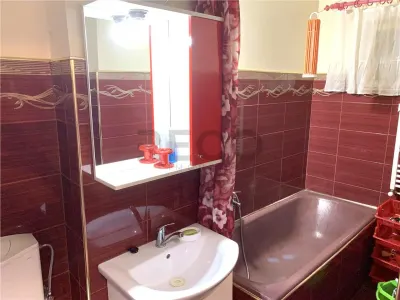 RECO Apartament 3 camere de inchiriat , 66 mp, parter, Bulevardul Decebal aproape de tramvai. - foto 10