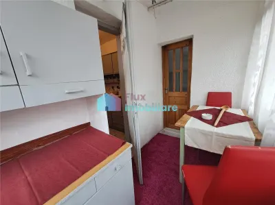 Apartament cu 3 camere etaj 2 Obcini zona Dany Gry - foto 3