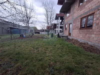 Casa individuala 5 camere 2 bai pivnita 380mp teren in Cisnadie - foto 5