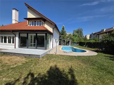 Vila cu piscina - Pipera - 5 camere - 3 bai - 218mp - 800mp teren - Voluntari