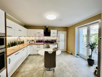 Casa PREMIUM de inchiriat | Calea Dumbravii | Parcul Sub Arini | teren 445 mp - Sibiu