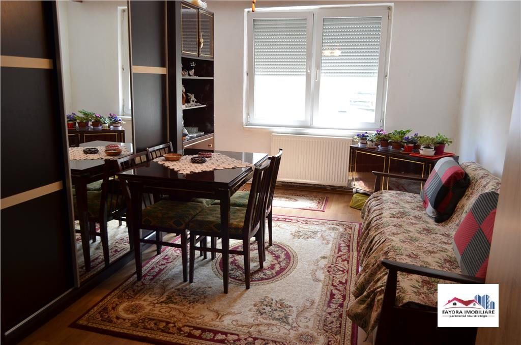 Ap. 3 Camere si 2 Bai cu Garaj de Vanzare Zona Corina - Targu Mures
