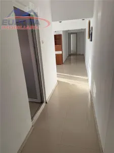 Apartament 3 camere de inchiriere zona Ultracentrala Tulcea - foto 10