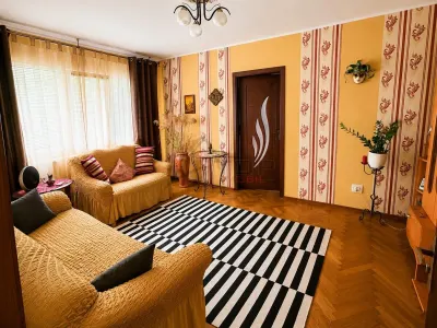 Vanzare apartament 3 camere - Podu Ros - bulevard etaj 2 - foto 3
