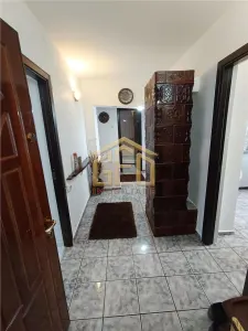 Apartament 3 camere in zona centrala Moldova Noua - foto 6