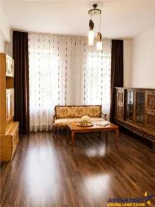 Pet friendly,70 mp, decomandat,Centrul Civic:Regiunilor,regim vila,balcon - Brasov