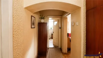Resedinta istorica,teren privat,pivnita,pod,foisor,detalii originale,potential: rezidential,cultural,boutique. - foto 14